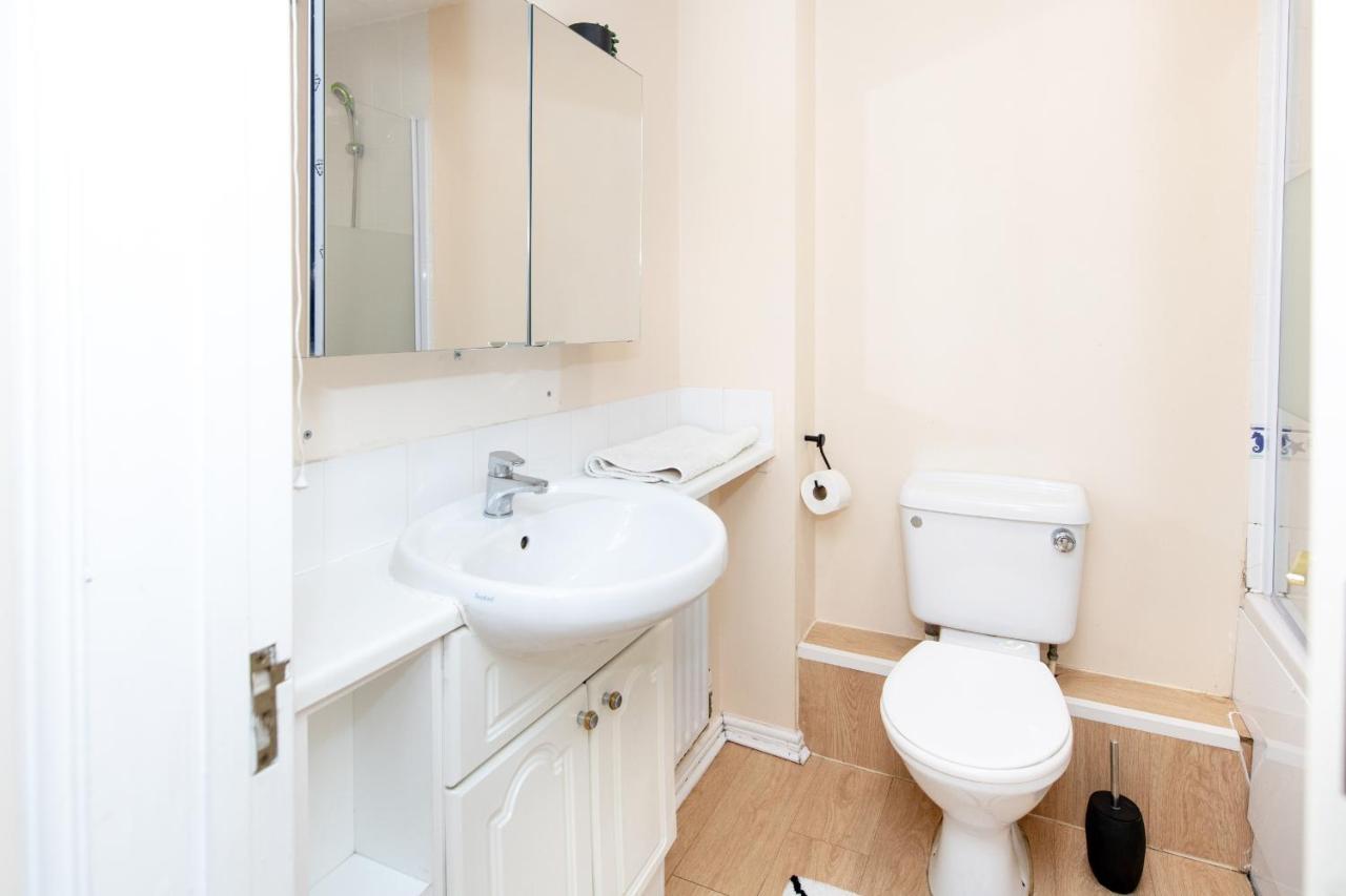 Escape The Matrix - 2 Bed Flat In City Centre With Free Parking Southampton Exterior photo