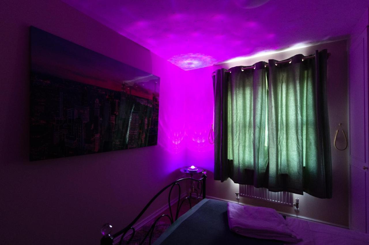 Escape The Matrix - 2 Bed Flat In City Centre With Free Parking Southampton Exterior photo