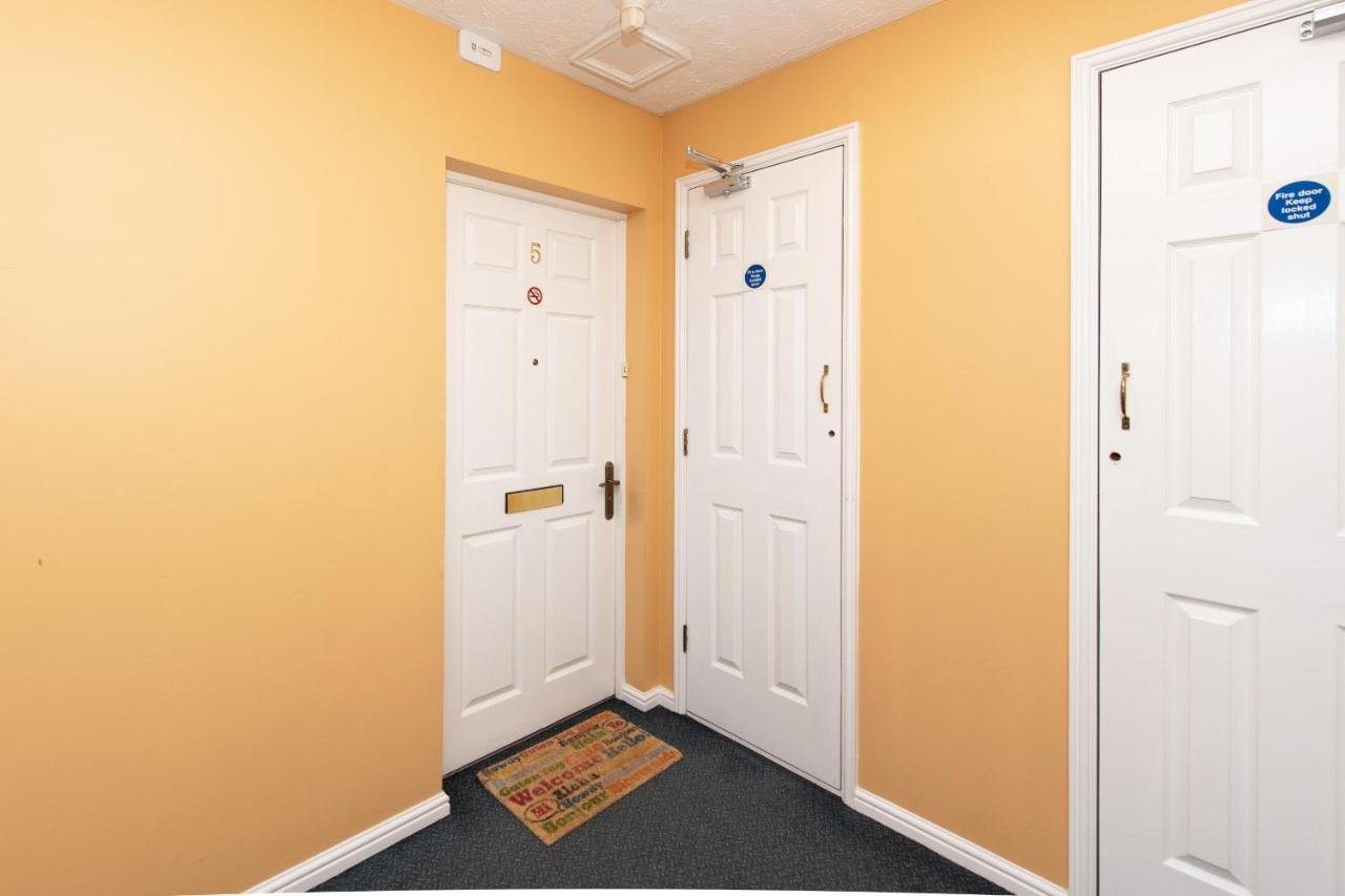 Escape The Matrix - 2 Bed Flat In City Centre With Free Parking Southampton Exterior photo