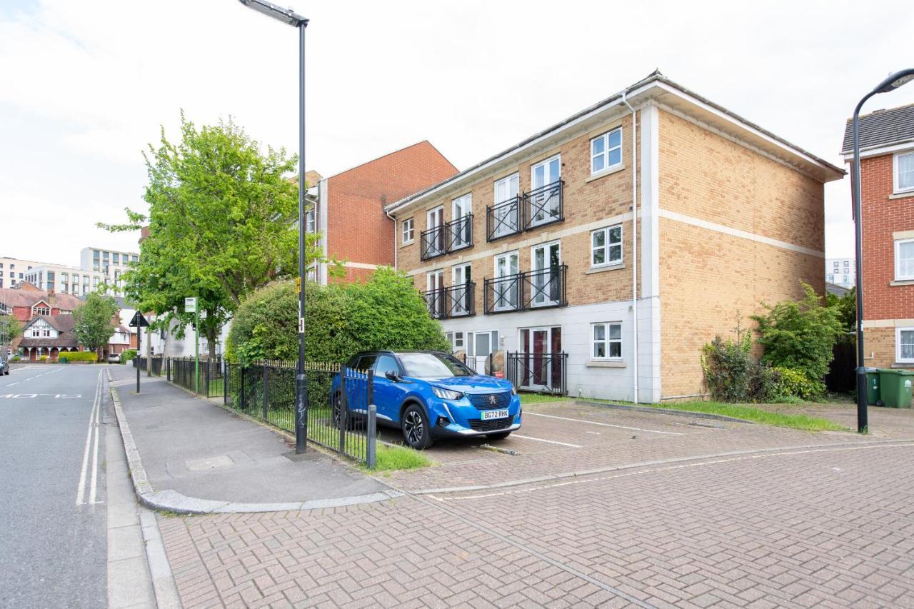 Escape The Matrix - 2 Bed Flat In City Centre With Free Parking Southampton Exterior photo